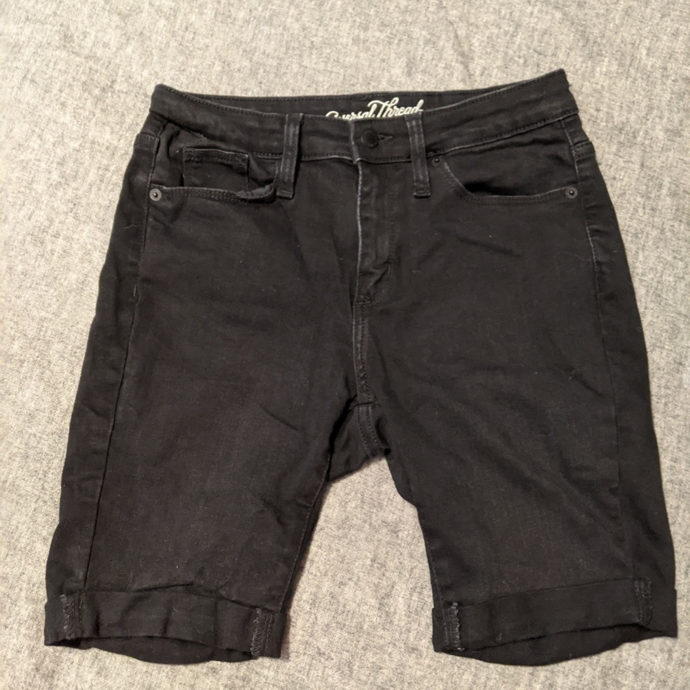 Black skinny high rise bermuda shorts w/cuff hems